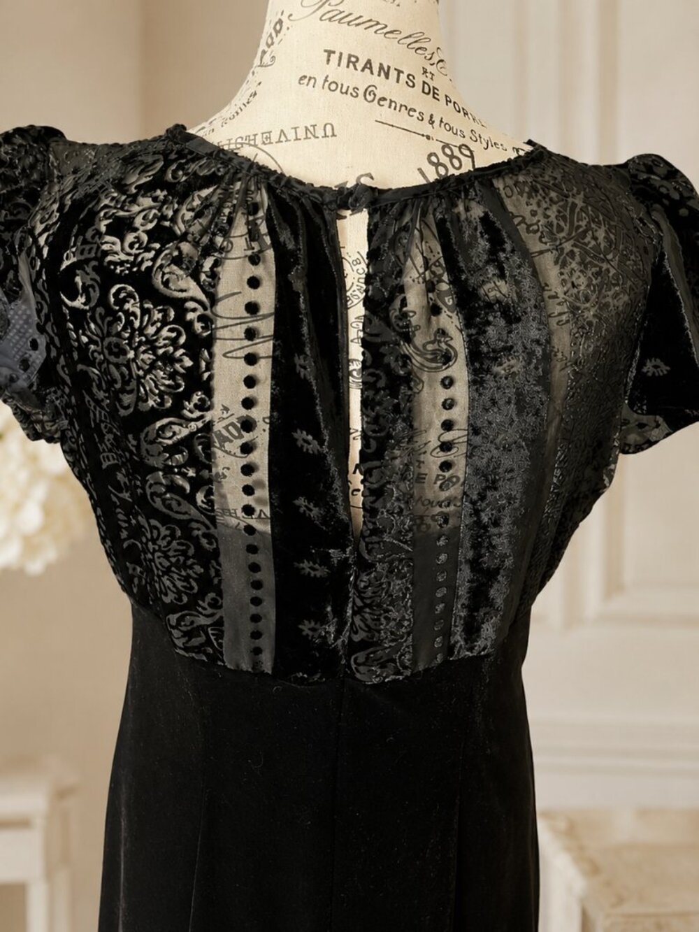 Karin Stevens Black Velvet Burnout Cocktail Dress — Size 10 - Picture 4 of 4